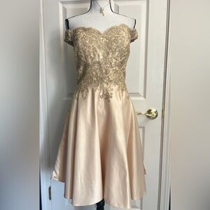 Vintage Cindy Collection U.S.A Elegant Gold Off-Shoulder Prom Dress